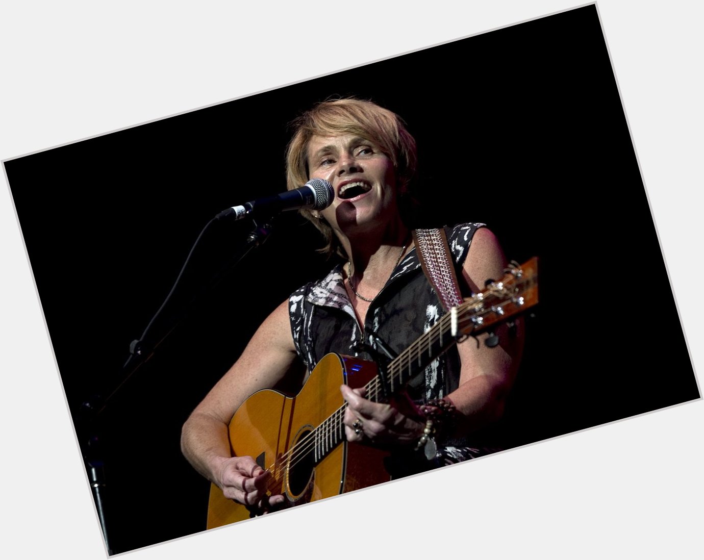 Wishing Shawn Colvin (Sunny Came Home) a very HAPPY BIRTHDAY today! 