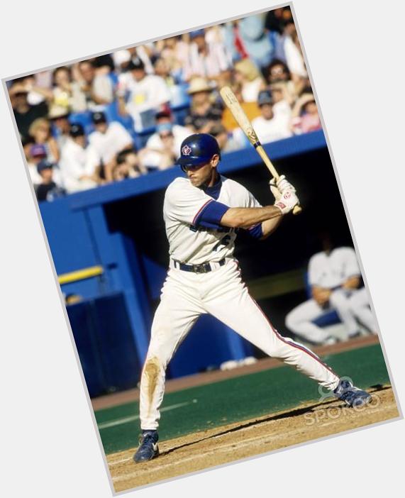 Happy 42nd bday to former OF Shawn Green. In 15 seasons he clubbed 328 HR & collected 2000+ hits. 