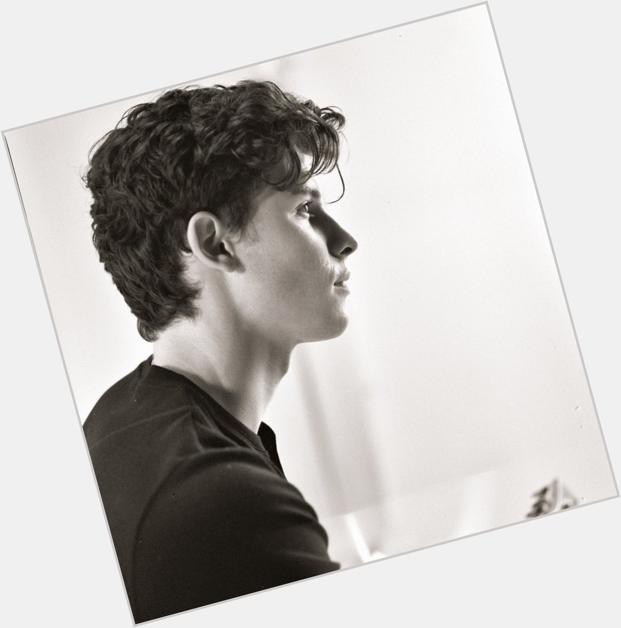 Happy birthday Shawn Mendes wish you happy long life  ....  