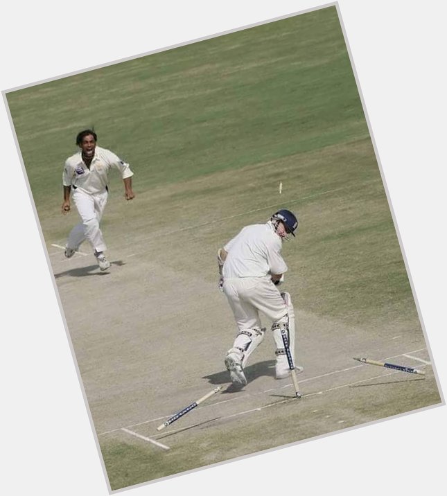 Happy birthday \"Speedster\" Pakistan. \"Shoaib Akhtar\". Really miss his bowling     