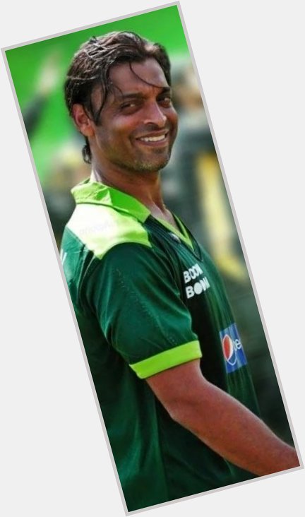  Shoaib Akhtar is real legend and no one can be compared with him .
Happy birthday sir 