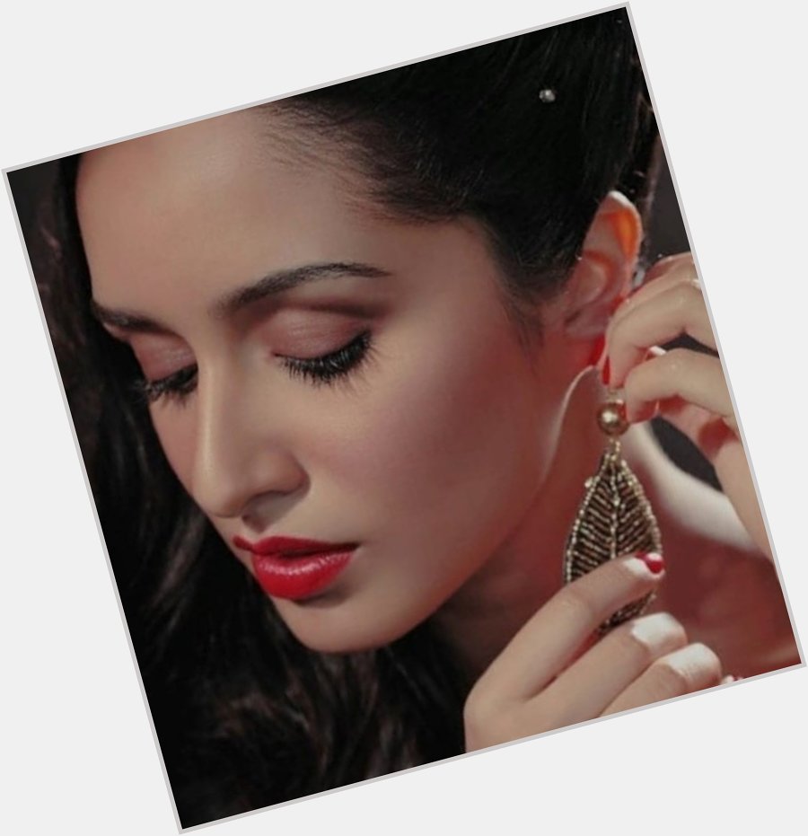 Happy birthday to the queen of hearts shraddha kapoor.. 