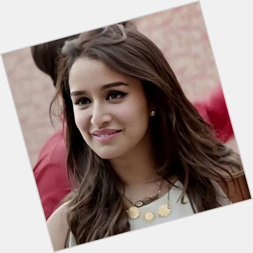 HAPPY BIRTHDAY SHRADDHA KAPOOR

Your Smile is the most beautiful curve   