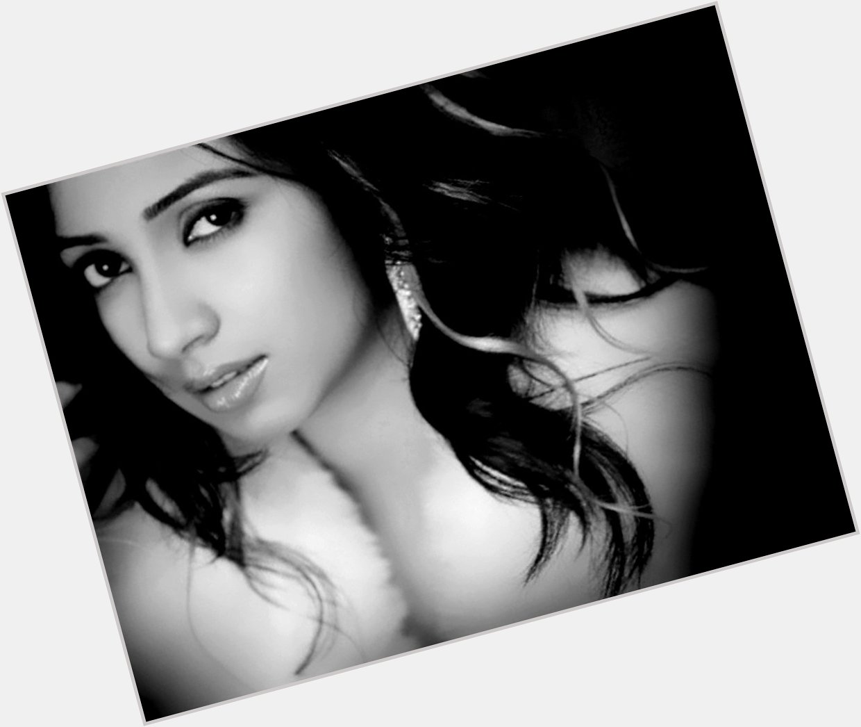 Here\s wishing the lady with a voice to die for, Shreya Ghoshal a very happy birthday!   