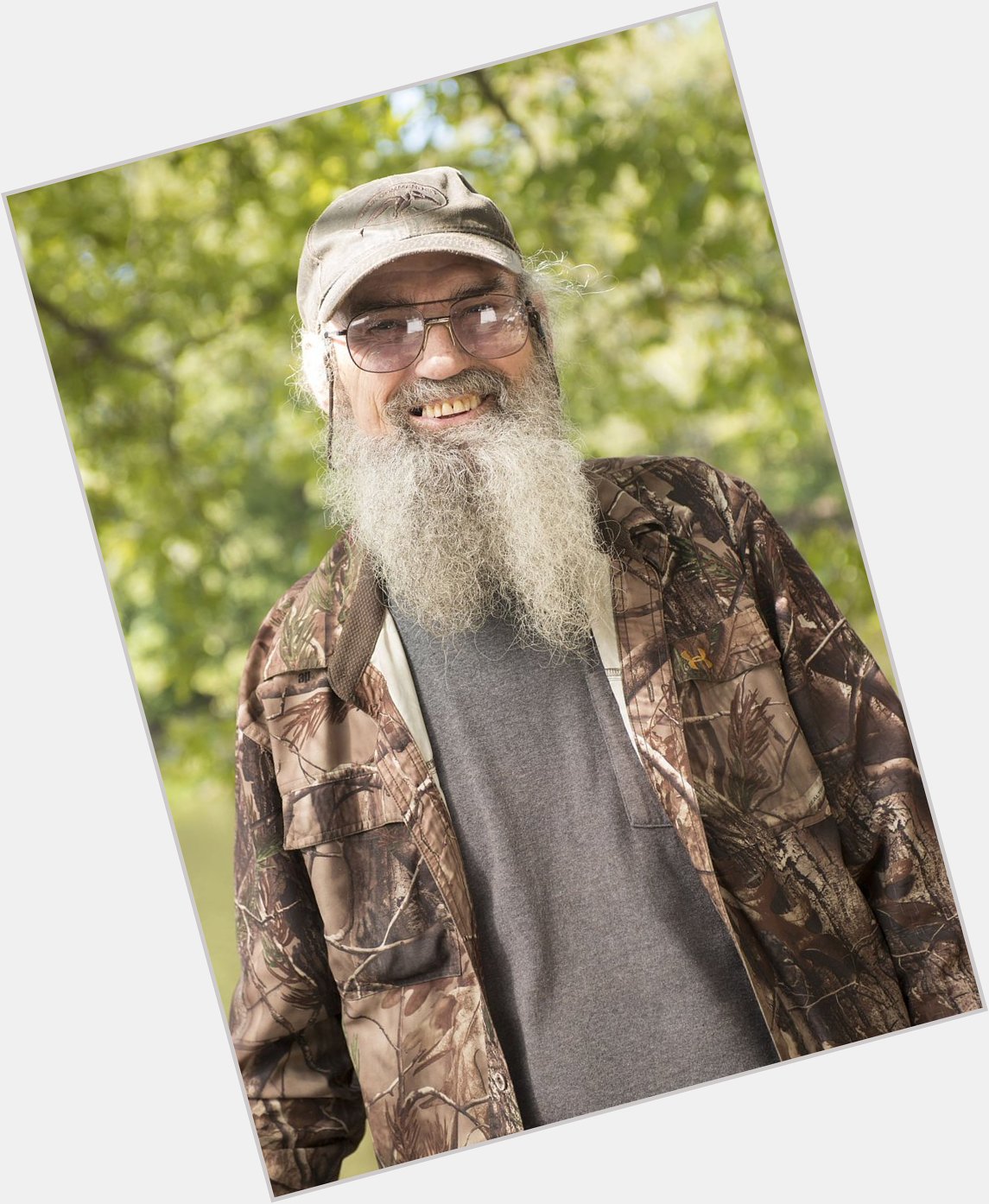 Happy Birthday to Si Robertson of from WKDW Radio in 