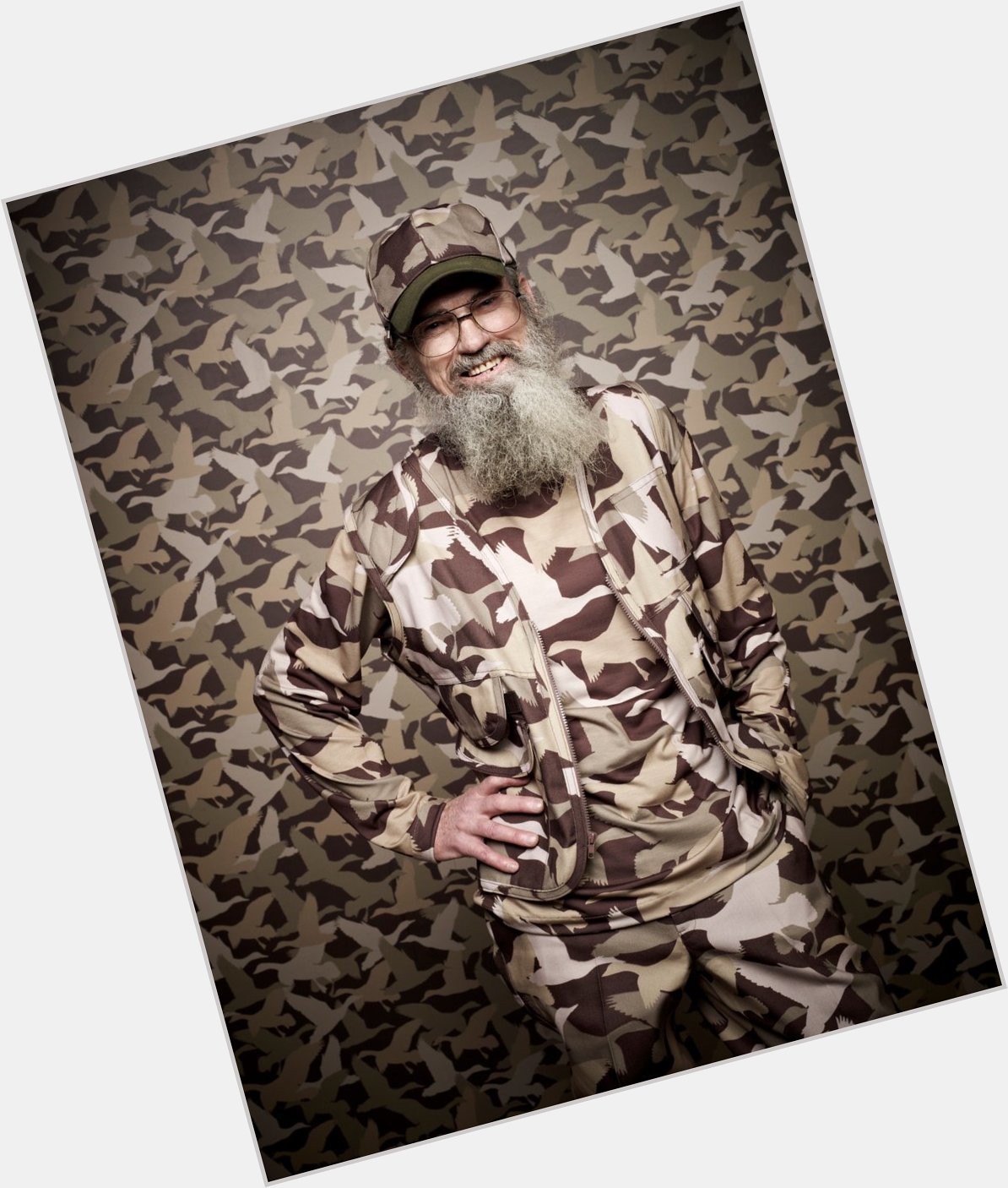 Happy Birthday to Si Robertson  About:  