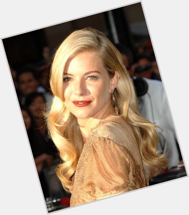 Happy Birthday to the gorgeous Sienna Miller, a gal who always nails that style! x 
