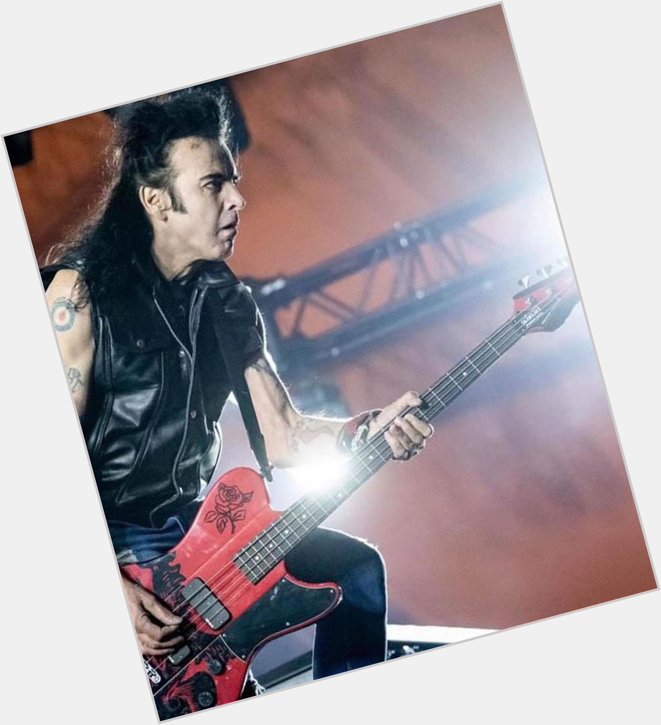 Happy birthday to Simon Gallup of The Cure 
(1 June 1960). 