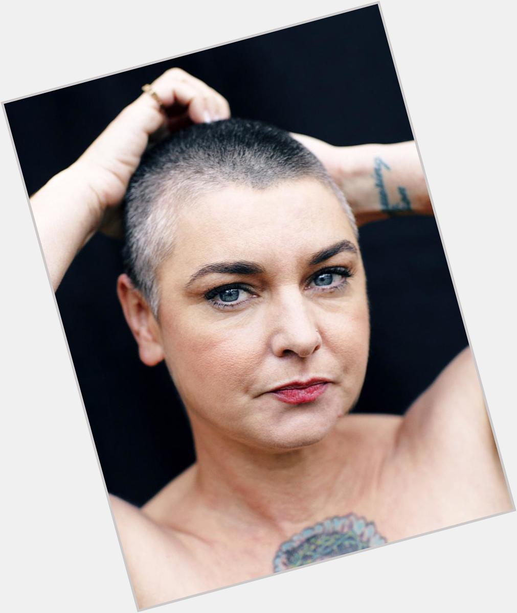 Hoy esta cumpliendo 48 años Sinead O´Connor ¡Happy Birthday!... Así luce hoy día 