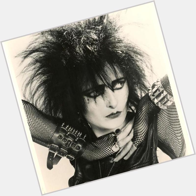 Happy birthday to the amazing Siouxsie Sioux!! 