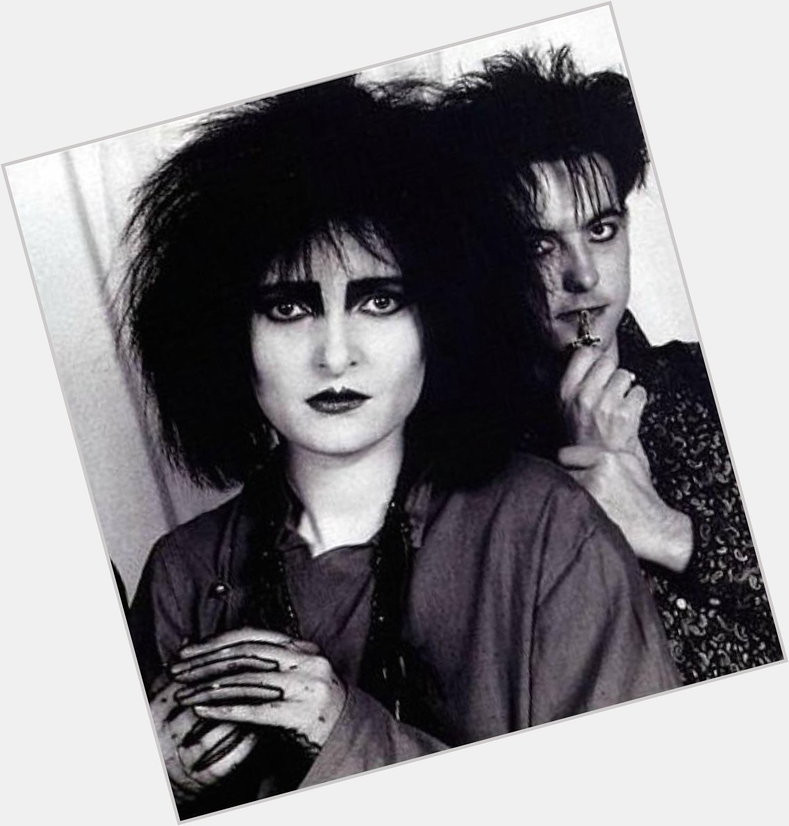 When you see \"Siouxsie Sioux\" trending. Nooooo!!!! Oh, cool! Happy birthday! 
