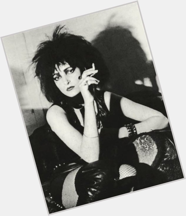 Happy 65th birthday to iconic singer / smoker Siouxsie Sioux! 