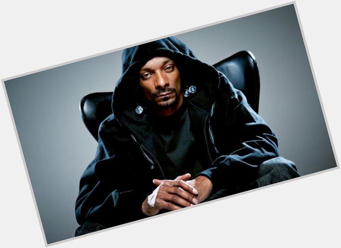 Snoop Dogg celebrate 43rd birthday today! Happy birthday! What is your favorite song? 