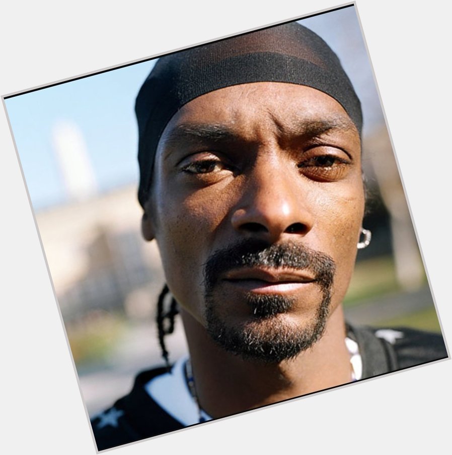 Happy birthday, Snoop Dogg a fuckin legend 