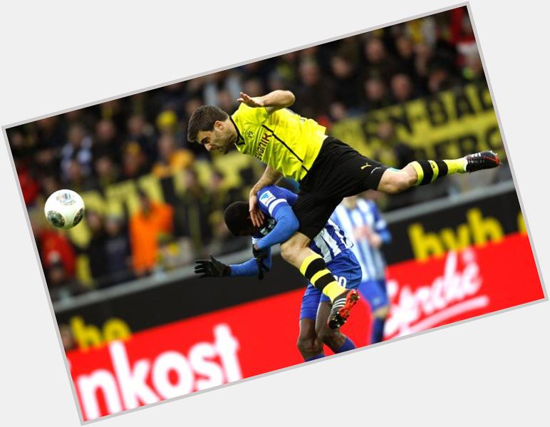 Happy 27th birthday to the one and only Sokratis Papastathopoulos! Congratulations! 