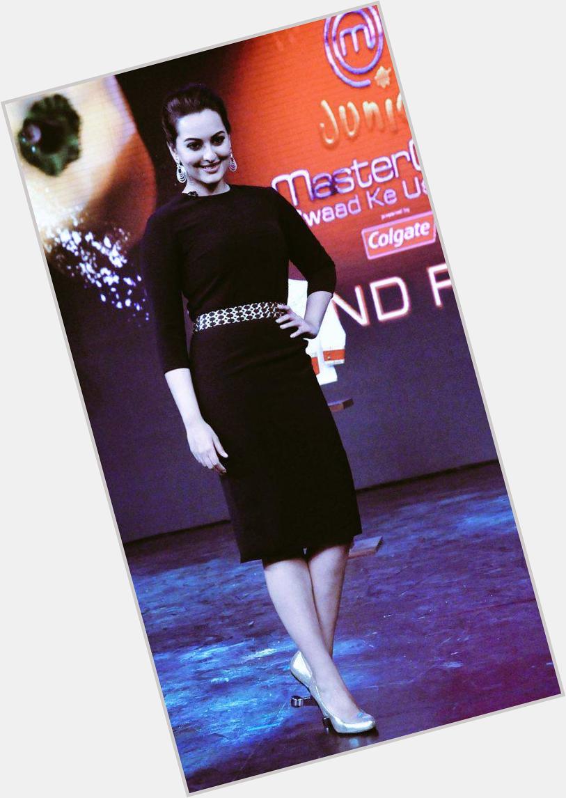 Happy Birthday Sonakshi Sinha I can see no flaws in her 