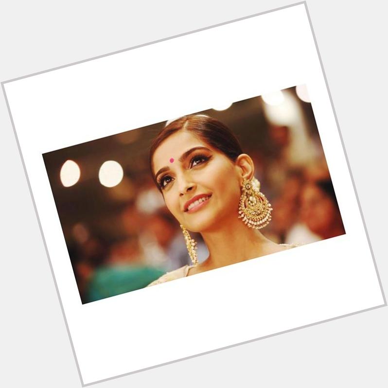 Happy Birthday Sonam Kapoor She\s turning 30... Can you believe that?!?! She\s celebrating her birthday in London 