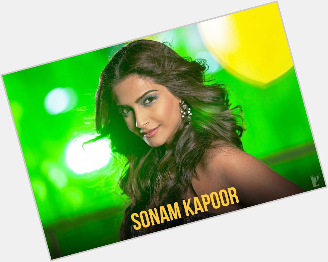 Sonam Kapoor has dazzled all with her unique style! Happy Birthday to the gorgeous fashionista! 