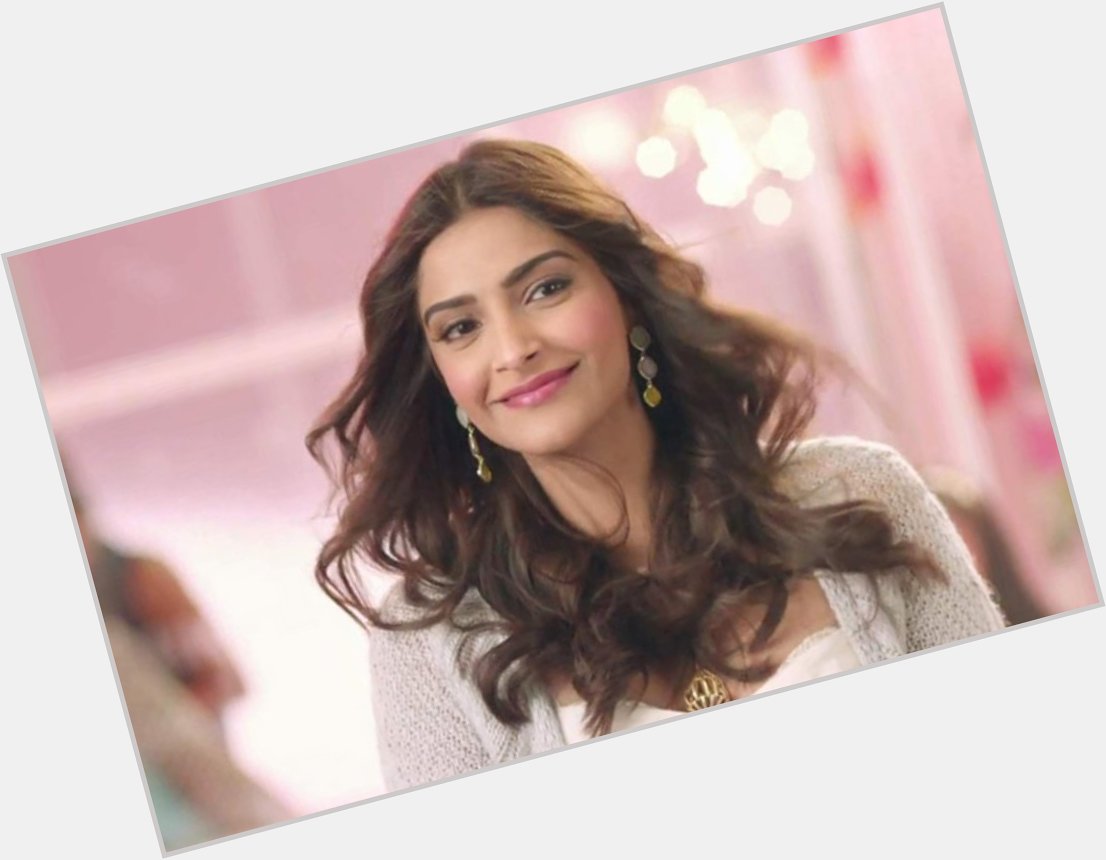 Happy Birthday to gorgeous and talented actress Sonam Kapoor Ahuja  