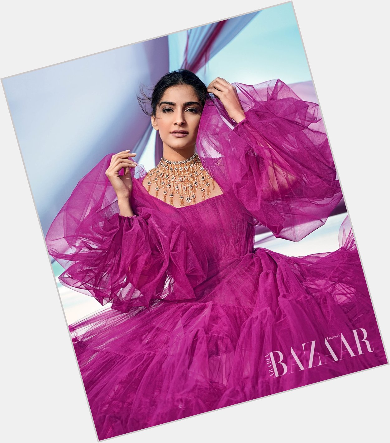 Happy birthday to the stunning Sonam Kapoor.

Photographed by Éric Guillemain. 