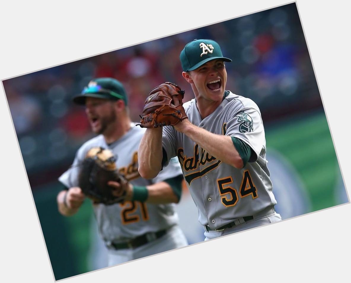 Happy birthday to As pitcher Sonny Gray, who turned "this many."   Its your day,  ! 