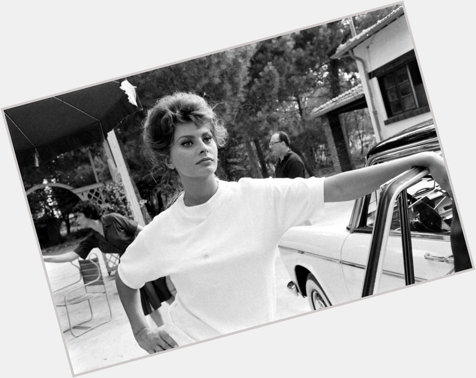Happy birthday to a dazzling star of the silver screen, Oscar winner Sophia Loren! 