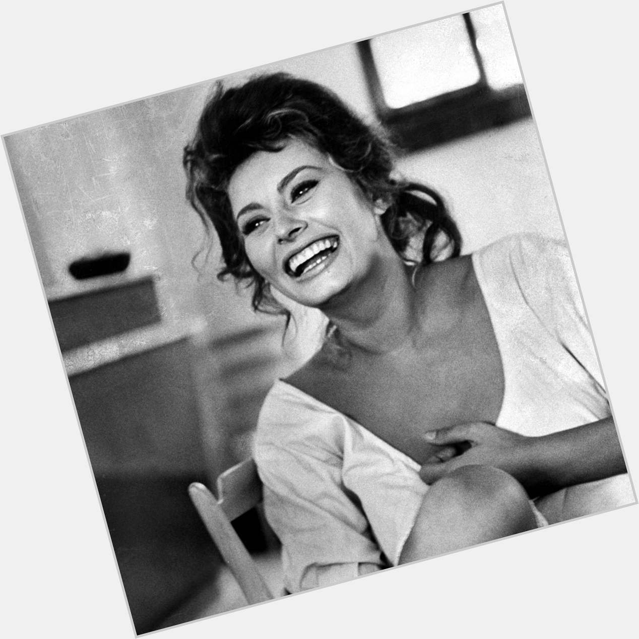 Happy 87th birthday, Sophia Loren! 