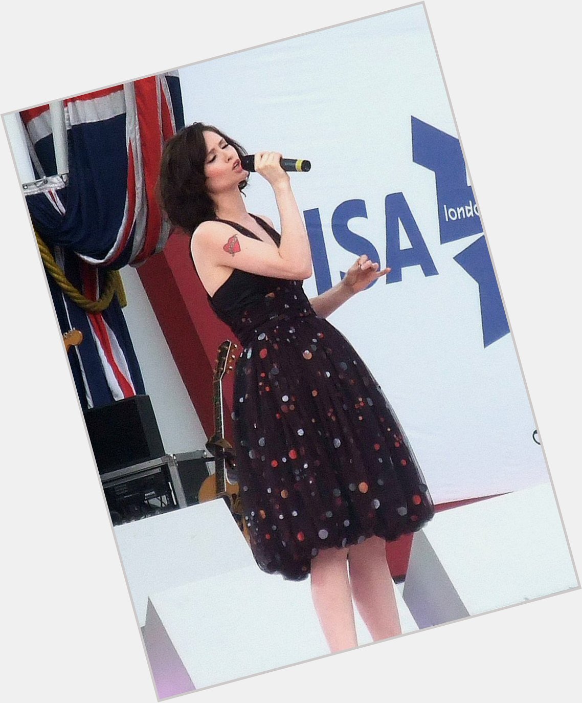 Lastly, happy birthday to Sophie Ellis-Bextor of theaudience, who also blows out the candles today. 