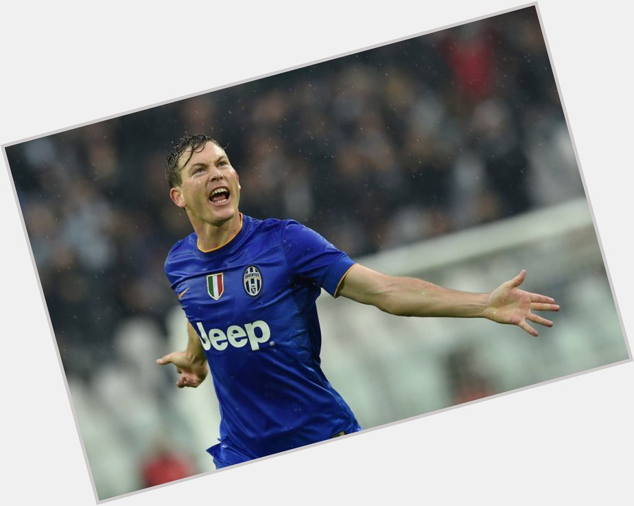 Happy birthday to Juventus right-back Stephan Lichtsteiner, who turns 33 today. 

Games: 210 
Goals: 15 