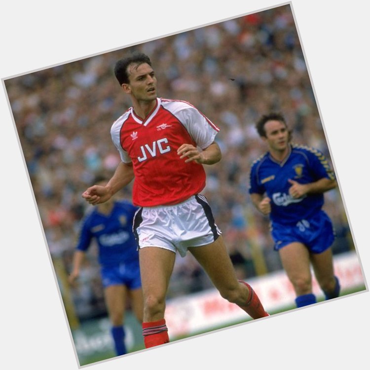 Steve Bould made his Arsenal debut in 1988 against Wimbledon. Happy Birthday Steve Bould. 