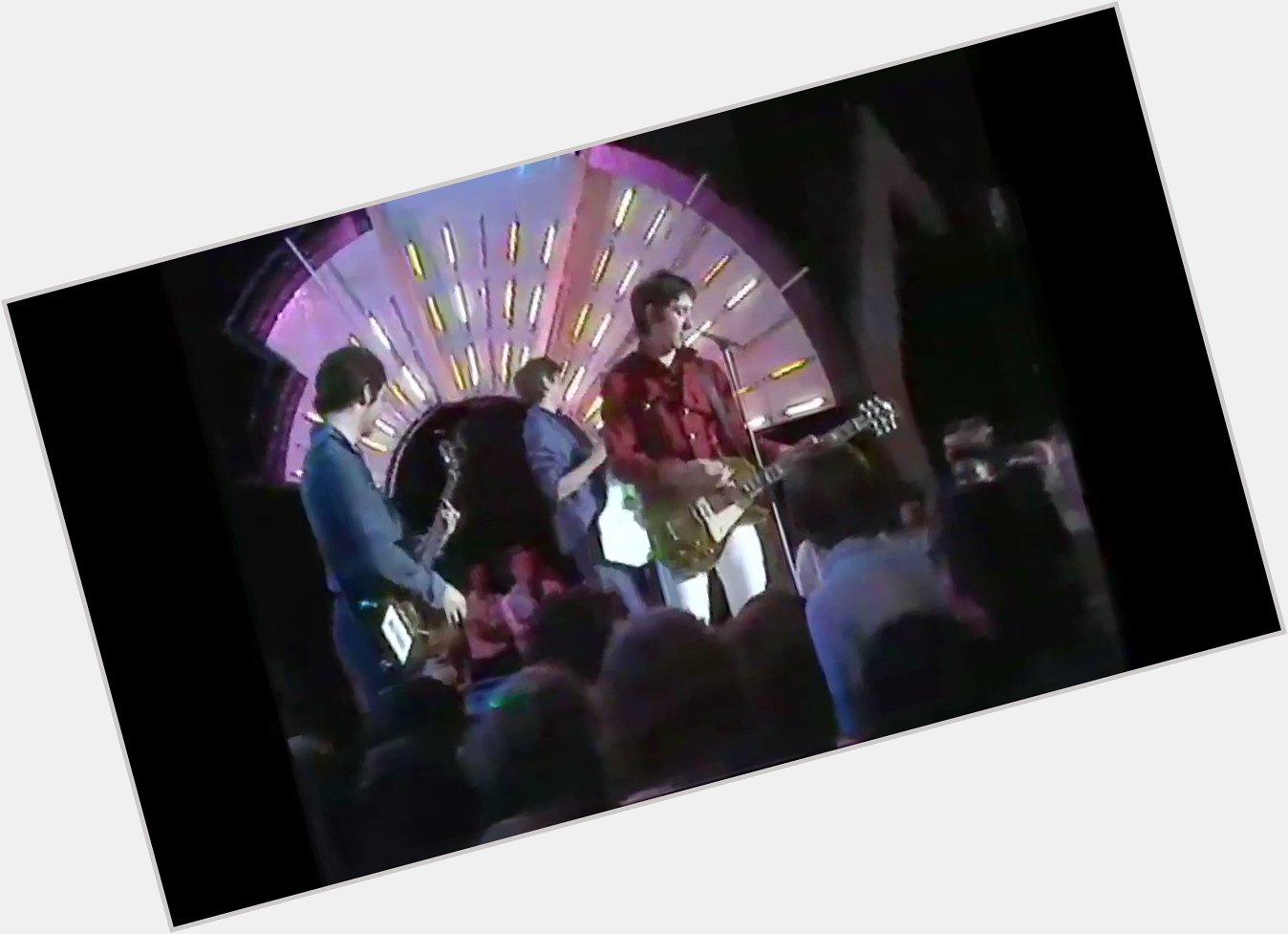 Happy birthday to Steve Diggle. Here are Buzzcocks performing Harmony in my Head on in 79
