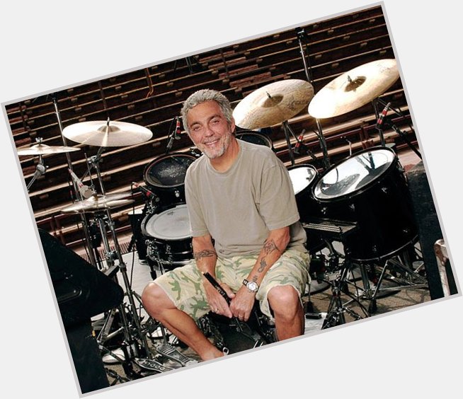 Happy birthday to one of the greatest drummer, Steve Gadd! 
