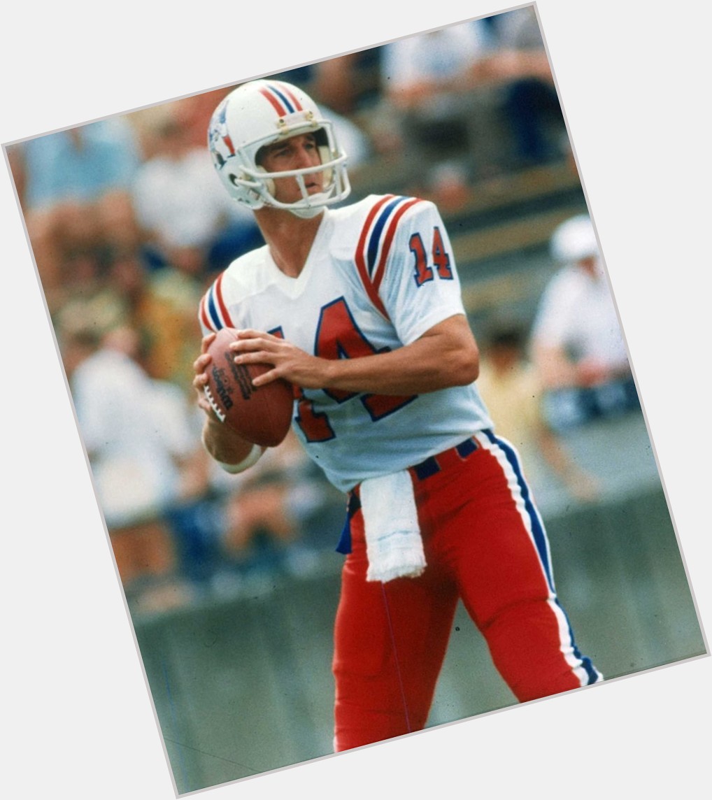 Happy 67nd Birthday to former QB Steve Grogan. 