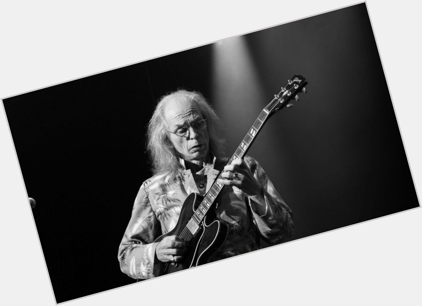 Happy birthday to Steve Howe, who is 72 today! 