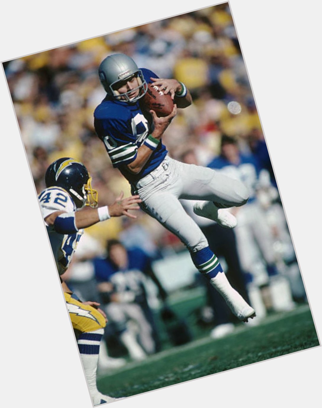 Happy Birthday to the owner of one of the best pairs of hands in NFL history, Steve Largent!  