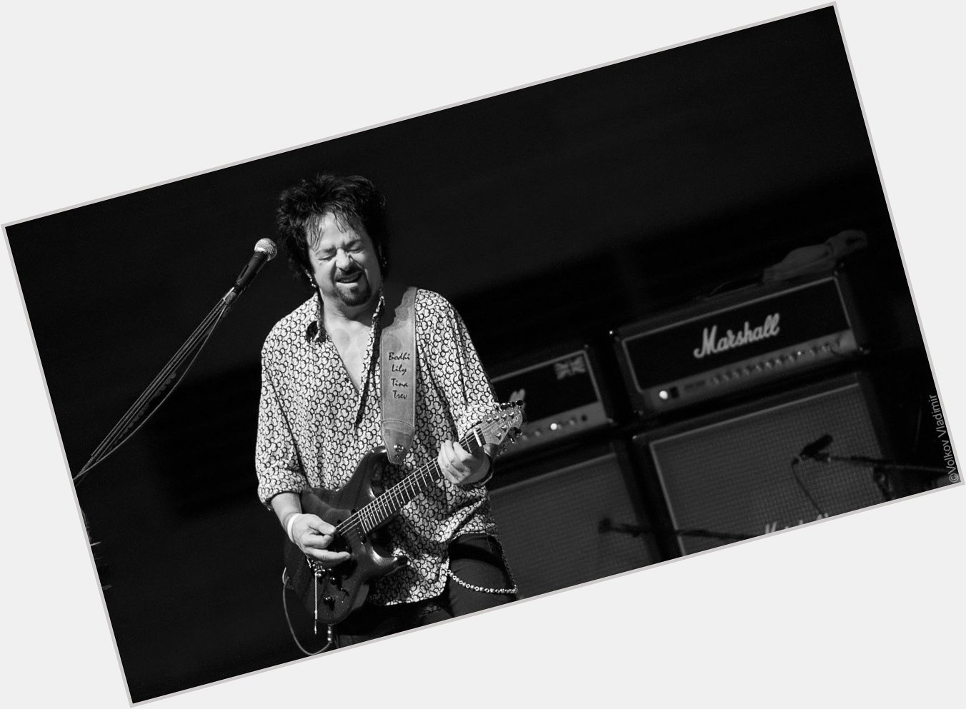 Happy Birthday Steve Lukather!

Hoy cumple 60 años Steve Lukather, guitarrista de Toto. 