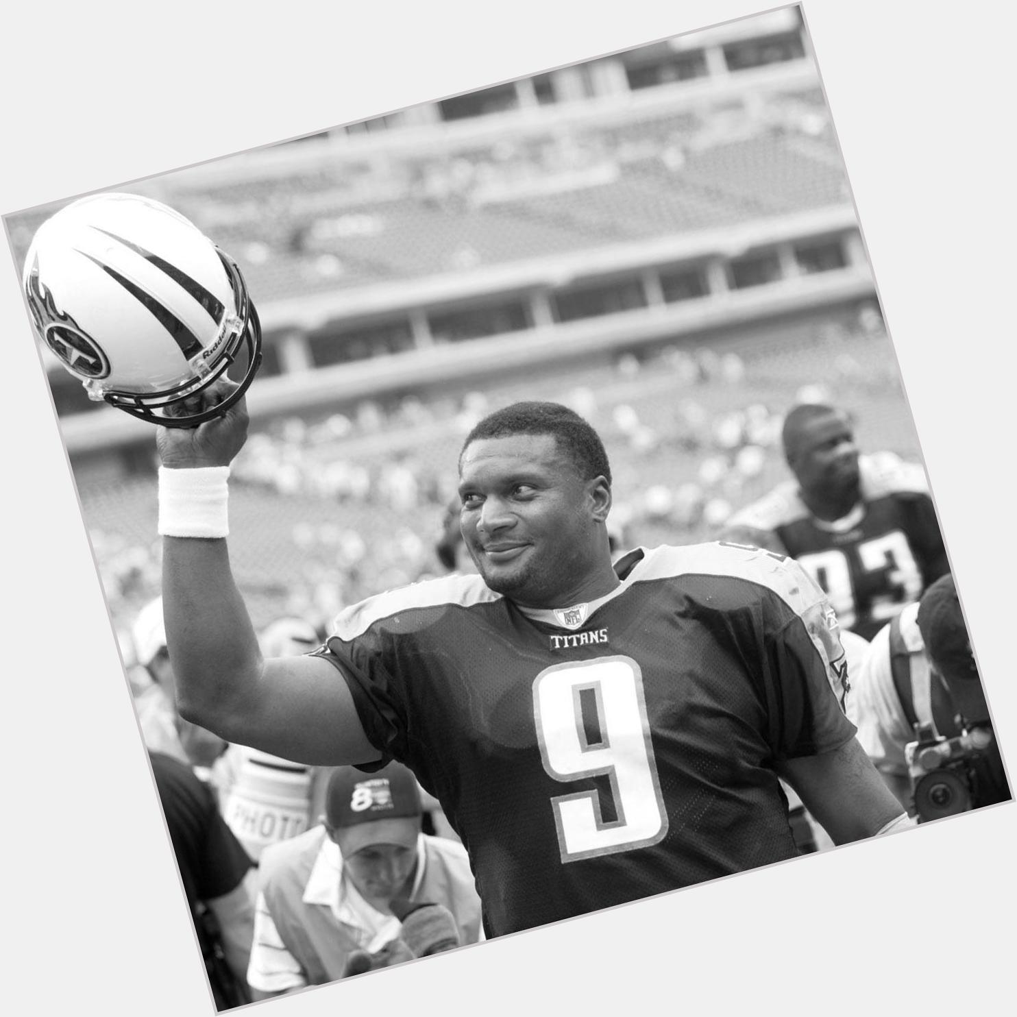 Happy Birthday Que  NFL legend Steve McNair would have turned 42 today. 