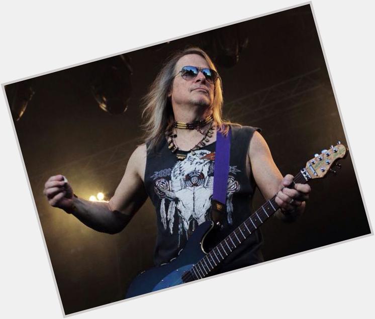 Missed a guitarist birthday yesterday. Apologies and happy birthday to Steve Morse (61), 28th July. 
