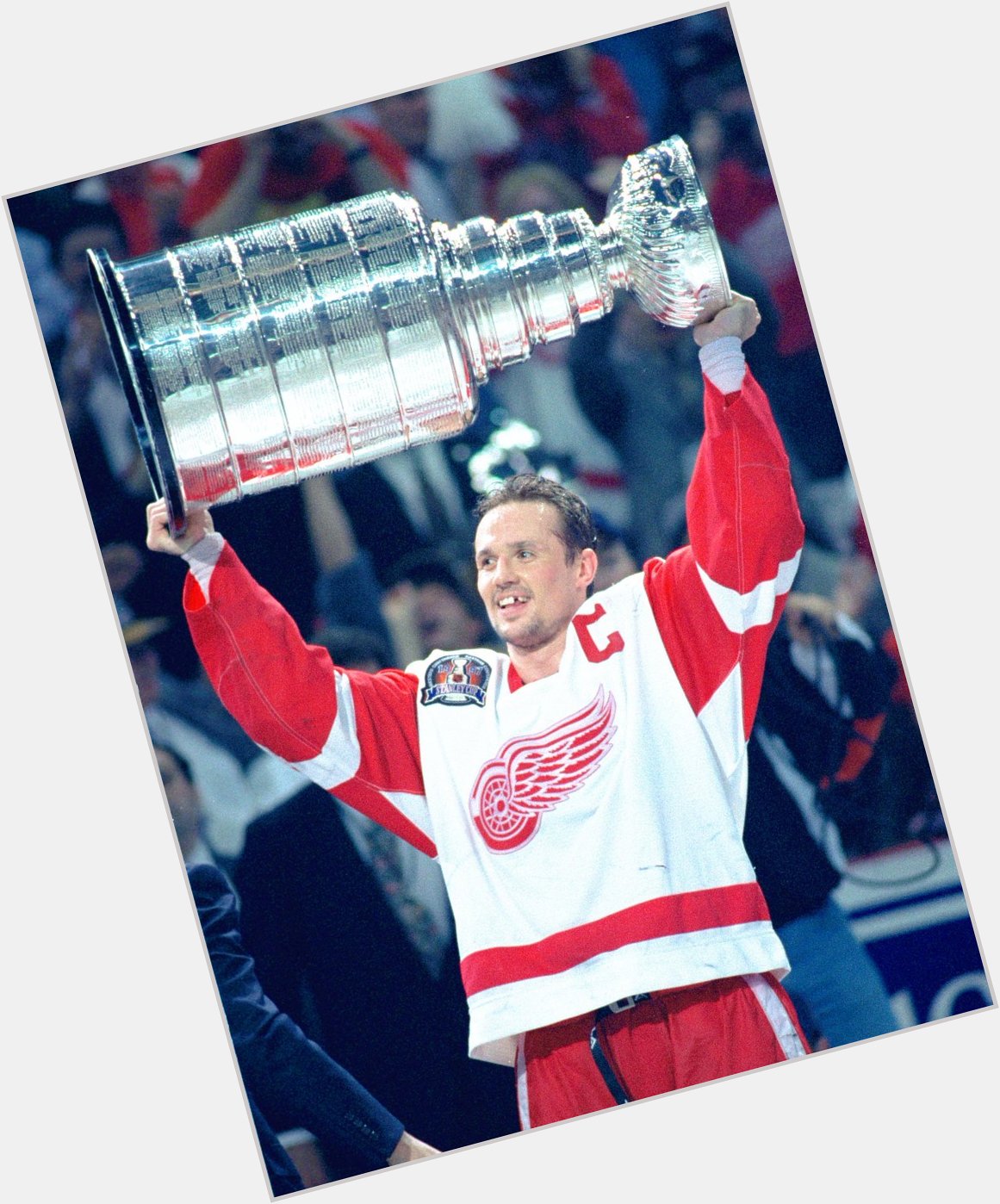 Happy Birthday goes out to Honoured Member Steve Yzerman! Who s your favourite captain to lift the 