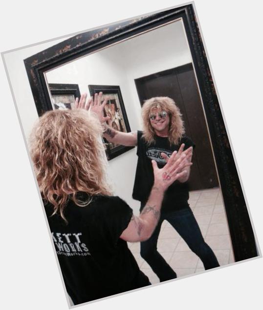 Happy birthday Steven Adler,you\re amazing as drummer and person 