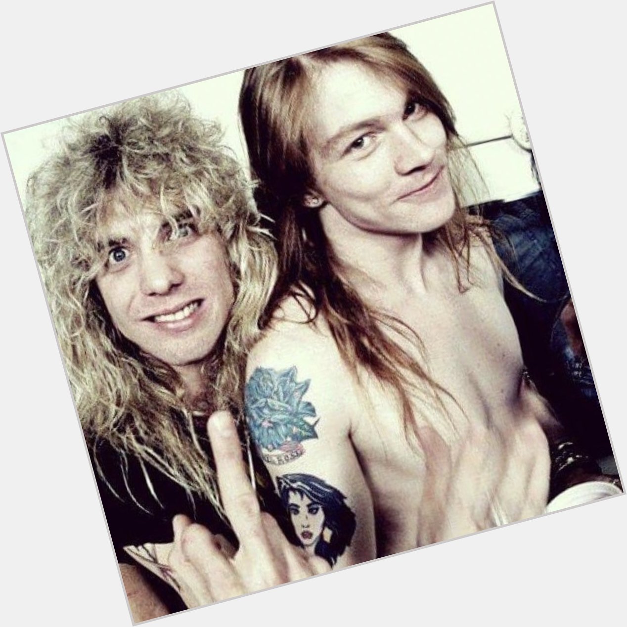 Happy birthday to the man with the bright smile Steven Adler  