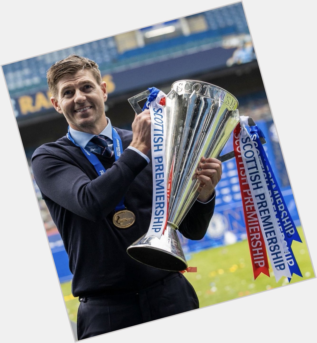 Happy Birthday Steven Gerrard 
41 today hope your feeling Champion   