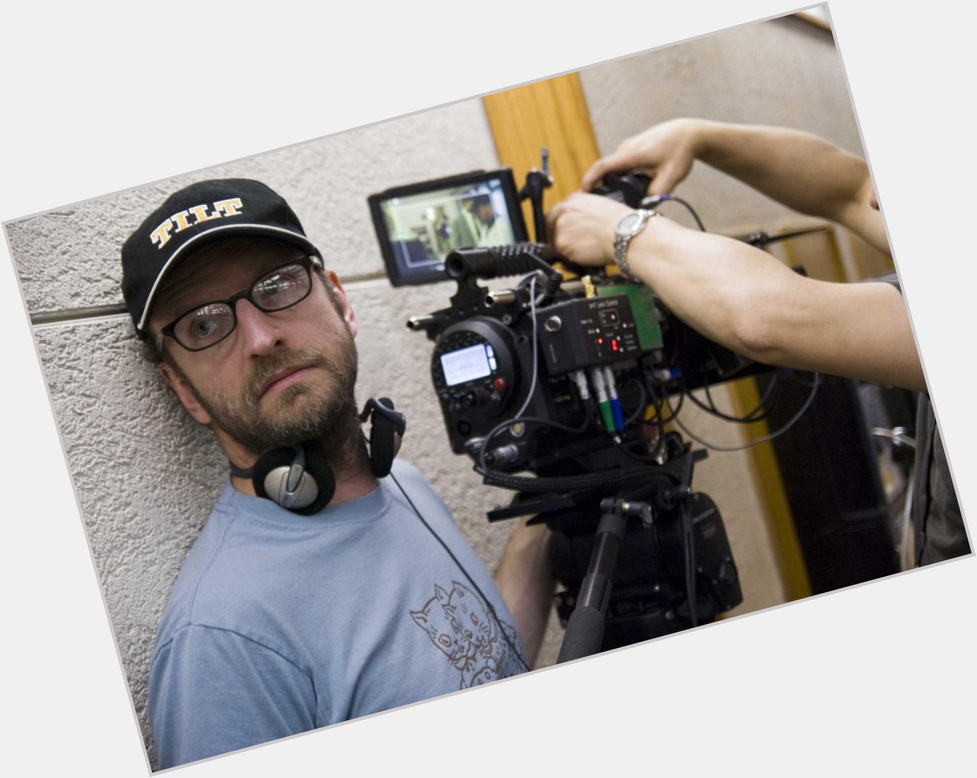 Happy 52nd birthday to American filmmaker Steven Soderbergh! (Traffic, Erin Brokovich, Oceans trilogy) 