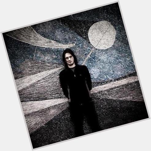 Happy birthday to Steven Wilson,      Feliz cumpleaños músico británico, de la banda Porcupine Tree. 