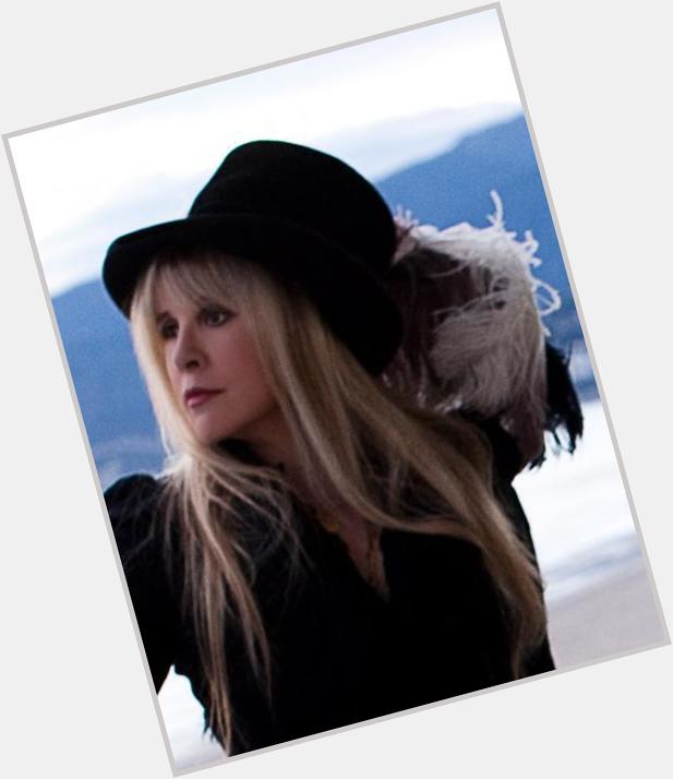 Remessage to wish Stevie Nicks a happy 67th birthday!!! And stream Fleetwood Mac FREE in Prime:  