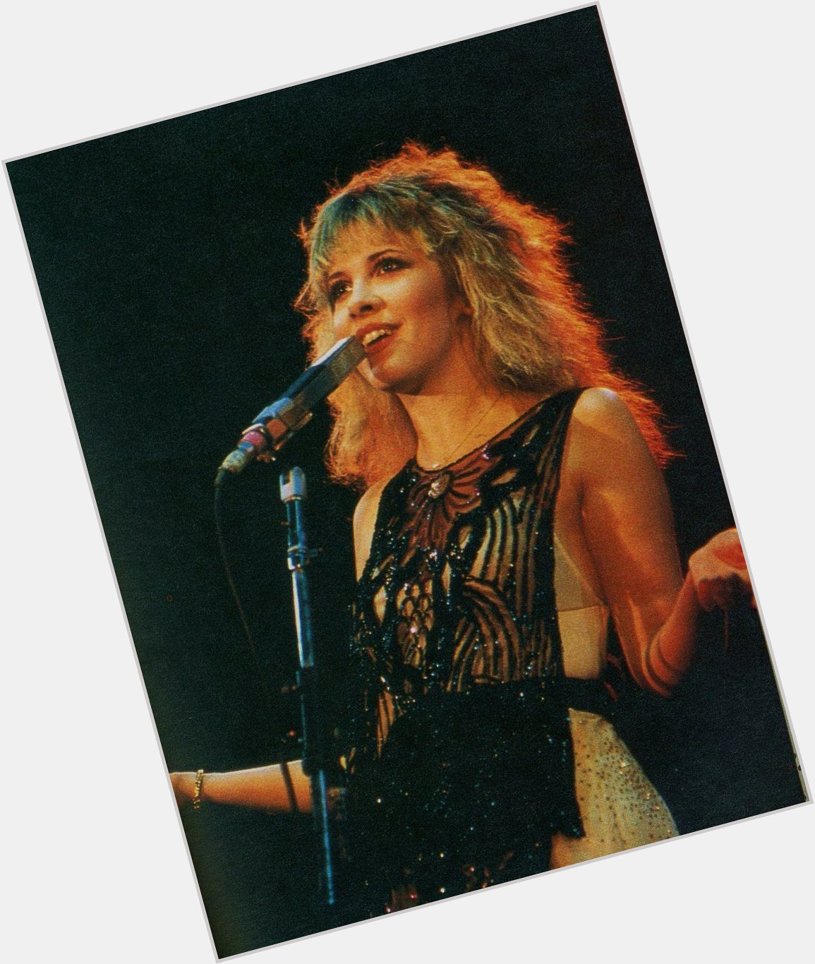 Happy birthday to the legend herself who is stevie nicks 