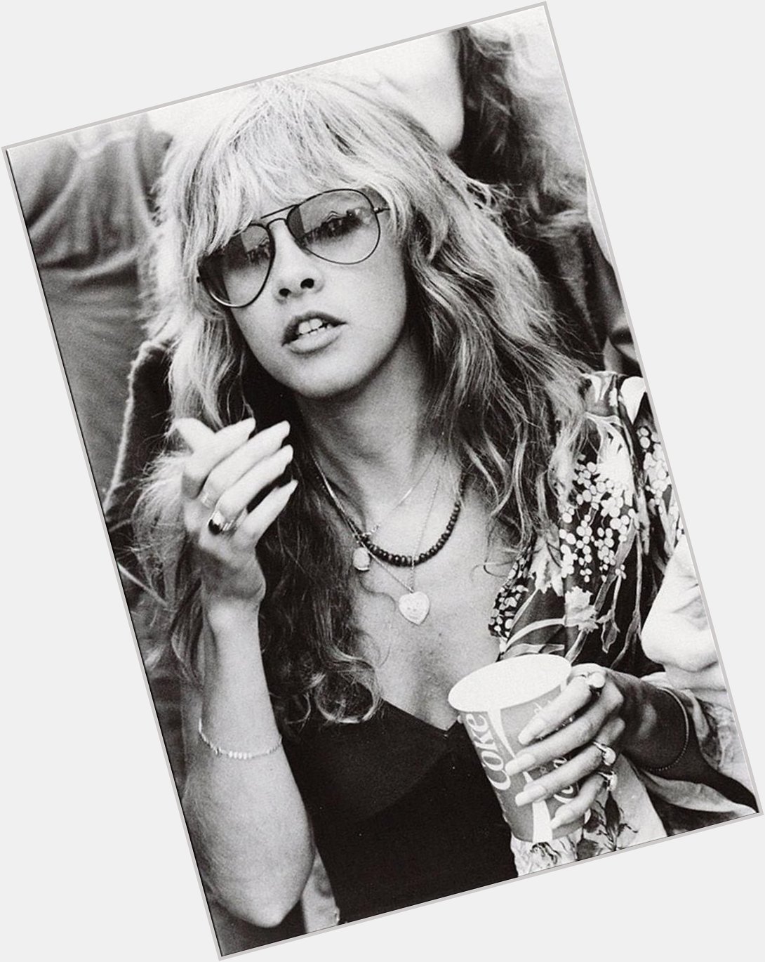 Happy birthday to the absolute LEGEND stevie nicks 