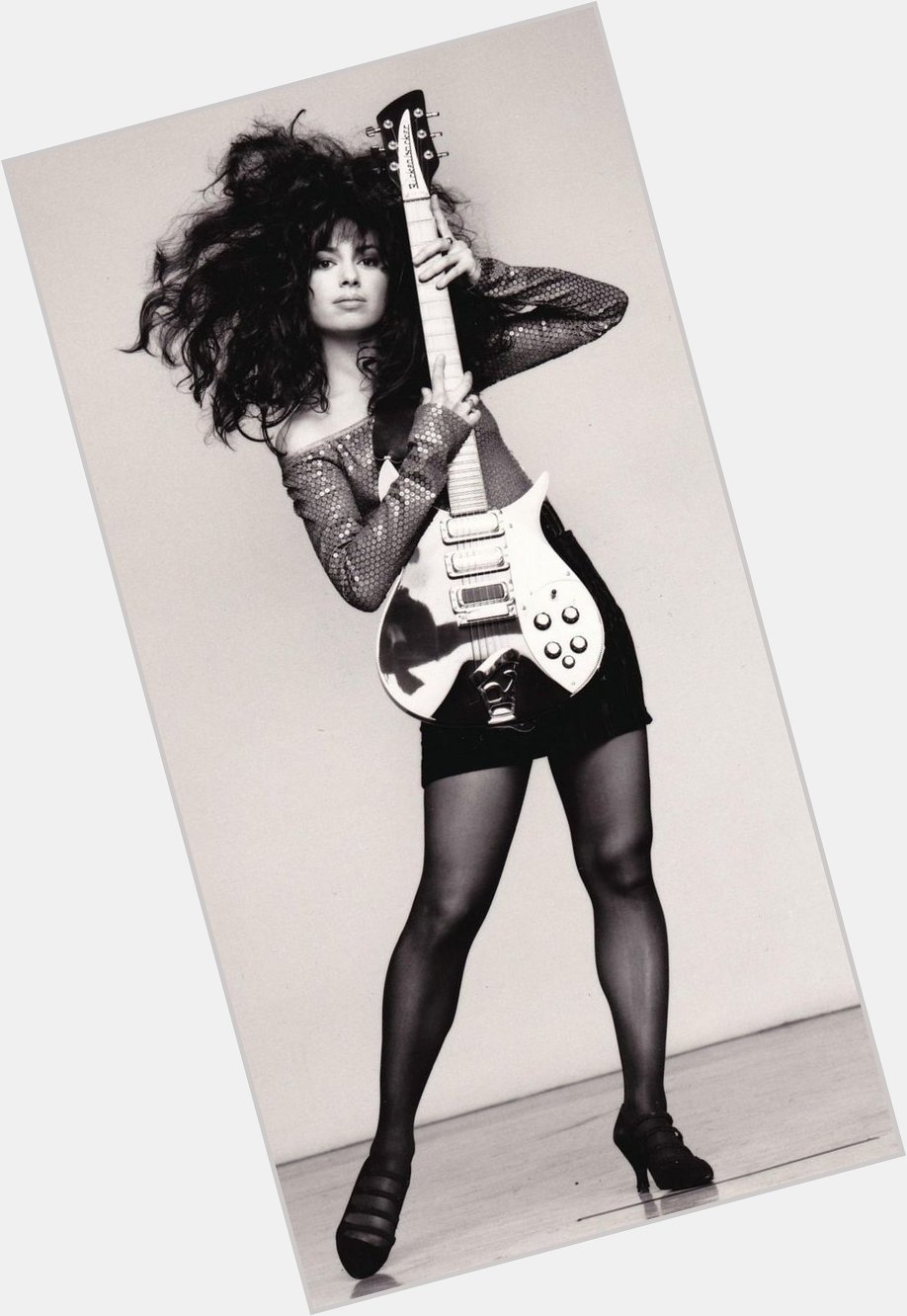 On this I just wanna say Happy Birthday to Susanna Hoffs, who has never ceased to be amazing 
