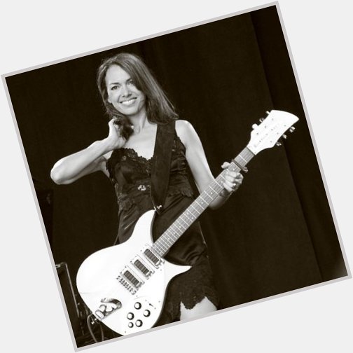 Happy birthday to Susanna Hoffs of The Bangles, who turns 61 today. 