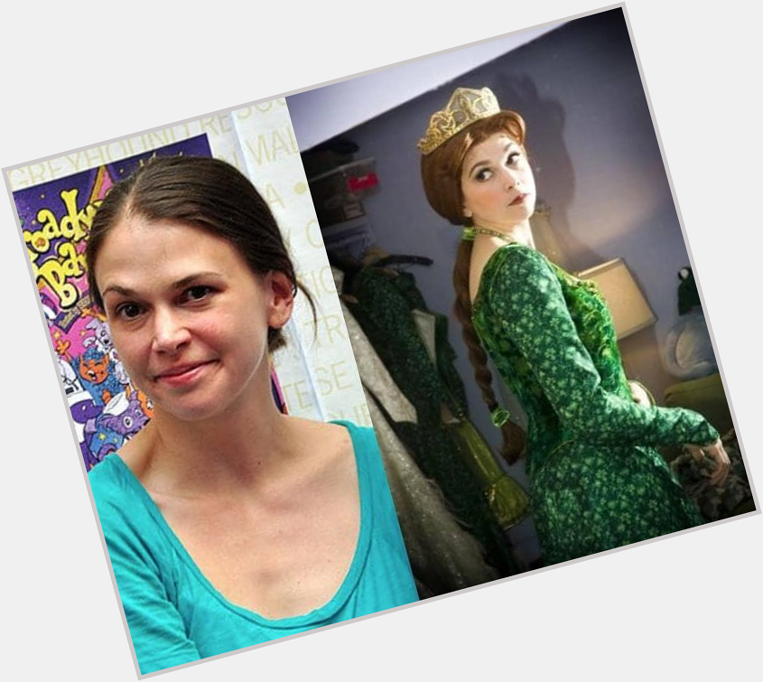 Happy 48th Birthday to Sutton Foster, the actress who played Princess Fiona in Shrek the Musical! 